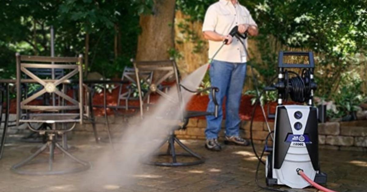 AR Blue Clean AR390SS Review: Great for Medium-Heavy Duty Outdoor Cleaning