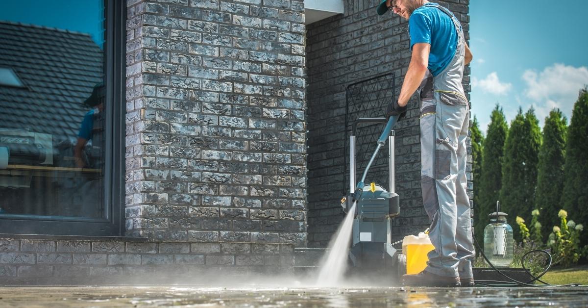 The Most Powerful Electric Pressure Washers in 2022 (Reviews & Guide)