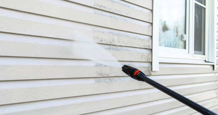 Cautions for Pressure Washing A House Before Painting